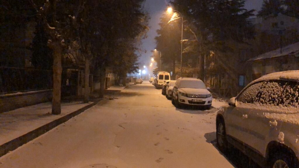 Eskişehir'e yılın ilk karı düştü, Eskişehir'de kar yağışı etkili oldu