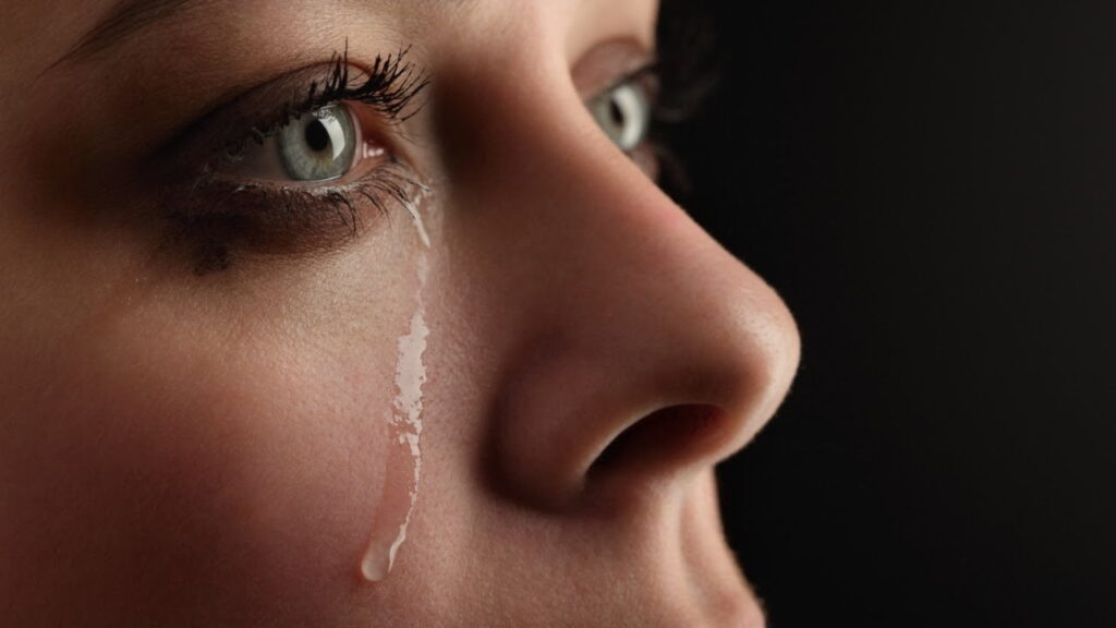 ağlama duygusu nasıl bastırılır? gözyaşları nasıl tutulur?