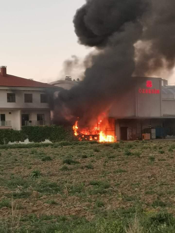 Eskişehir’de markette yangın çıktı