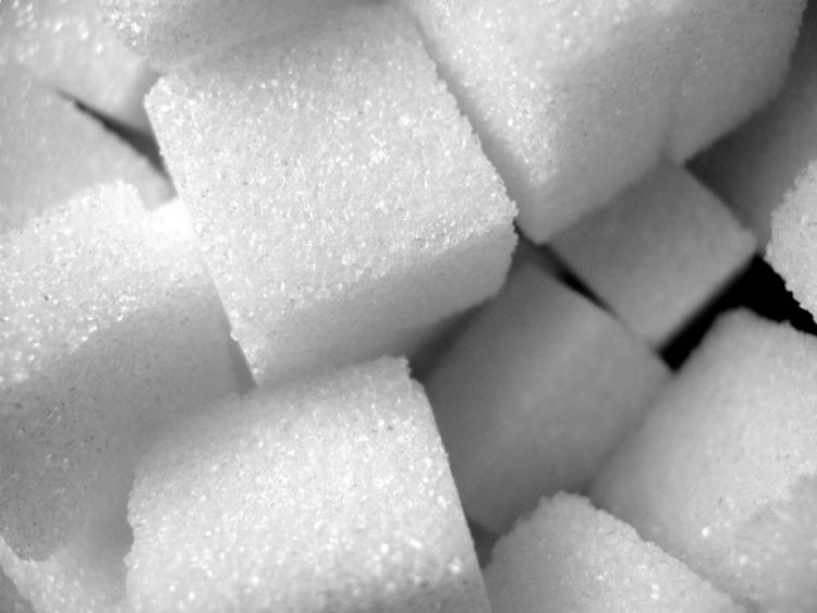 Toz şeker kilo aldırır mı
