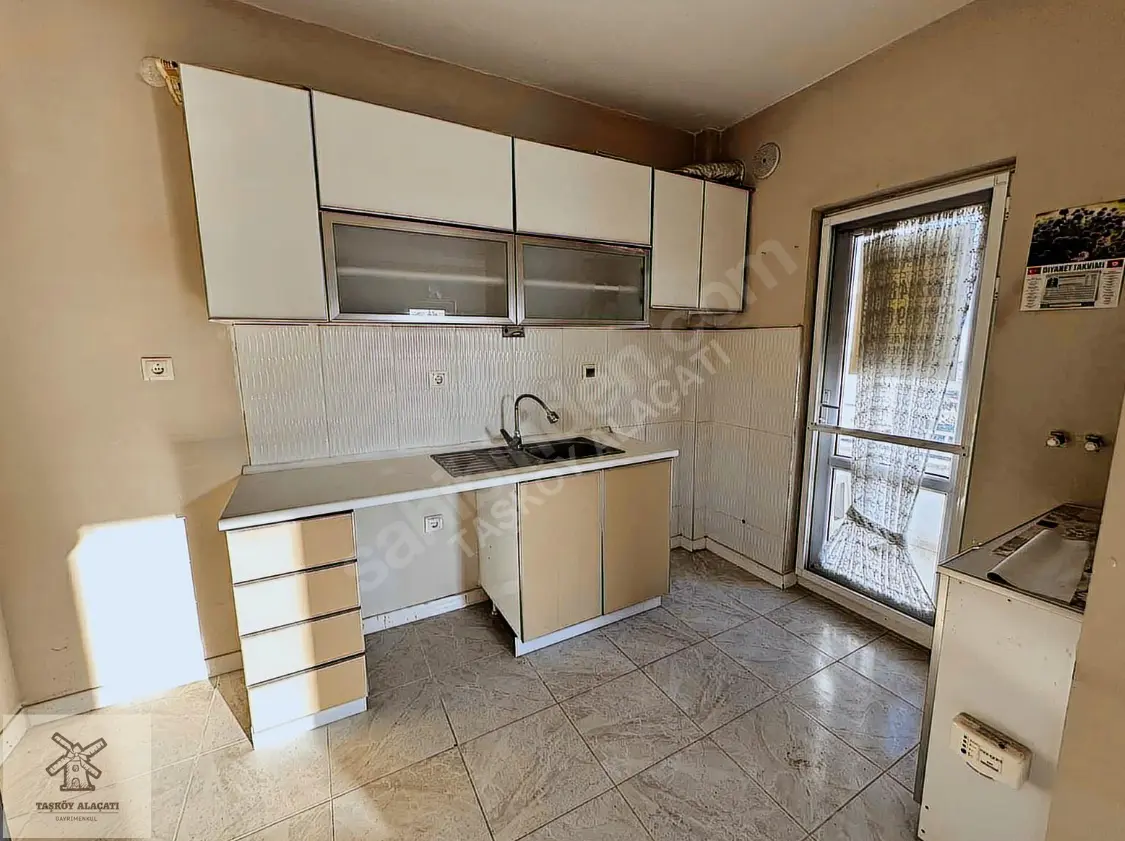 Yaz aylarının vazgeçilmezi olan Ege kıyıları, sunduğu muhteşem manzaraları ve