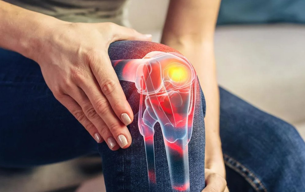 Diz ağrısını hafifletmek ve tedavi etmek için çeşitli yöntemler mevcuttur.