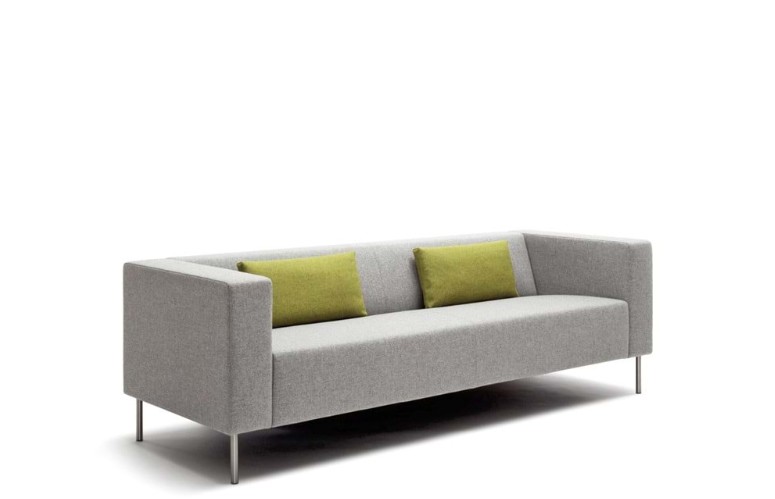 Ev dekorasyonunda fark yaratmak isteyenler için kanepe seçimi büyük bir öneme sahiptir.