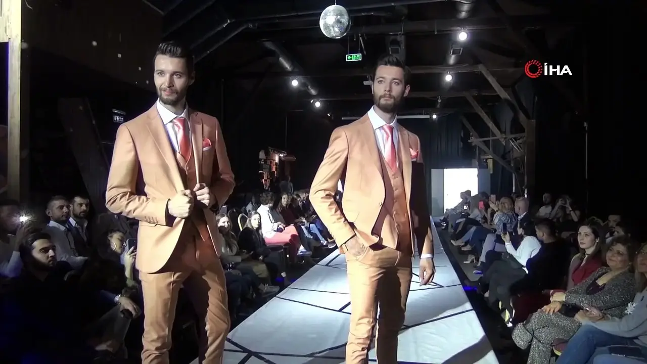 Yakışıklı oyuncu Yarkın Atay, Eskişehir’in gözde mekânlarından Coliseum’da objektiflere takıldı.