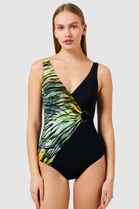 Plaj modasında herkesin kendini rahat ve şık hissedebileceği ürünler büyük