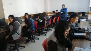 Ön lisans mezunları için lisans tamamlama süreci, kariyer hedefleri açısından