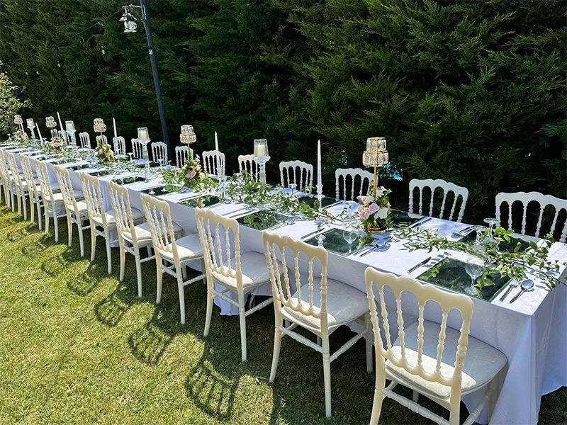 Bir etkinliğin başarısında, mekân düzenlemesi ve kullanılan ekipmanların kalitesi büyük