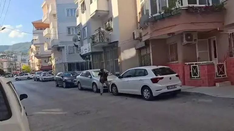 İzmir’in Balçova ilçesinde bulunan Salih İşgören Polis Merkezi Amirliği’ne yönelik
