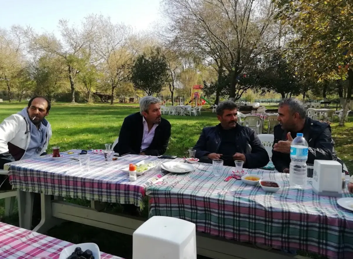 İstanbul Çekmeköy Ömerli Mahallesi’nde bulunan Yeşil Oba Et Mangal isimli