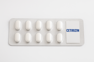 Cetirizin Nedir? Cetirizin, antihistaminik grubuna ait bir ilaçtır. Vücutta alerjik