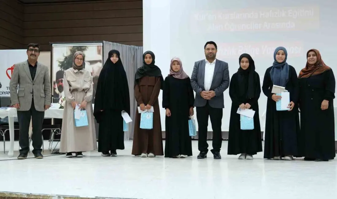 Erzincan’da düzenlenen 2025 Yılı Hafızlık 3. Bölge Yarışması’nda erkeklerde Bitlis’ten