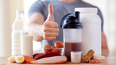 Kas yapmak isteyen herkesin aklında aynı soru var: Kreatinle protein