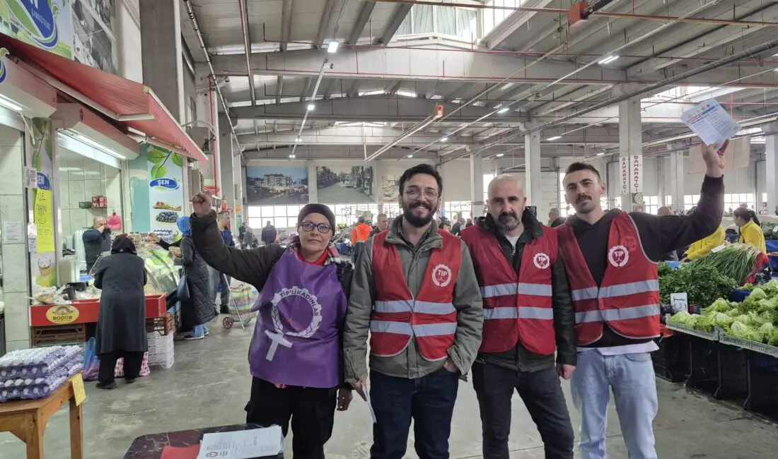 Bozüyük Kapalı Pazaryeri’nde “Bozcaarmut’a Altın Madeni İstemiyoruz” bildirileri dağıtıldı, vatandaşlardan