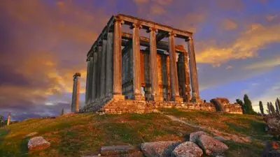 Aizanoi Antik Kenti’nde doğrudan kamp yapmak yasak olsa da çevresinde