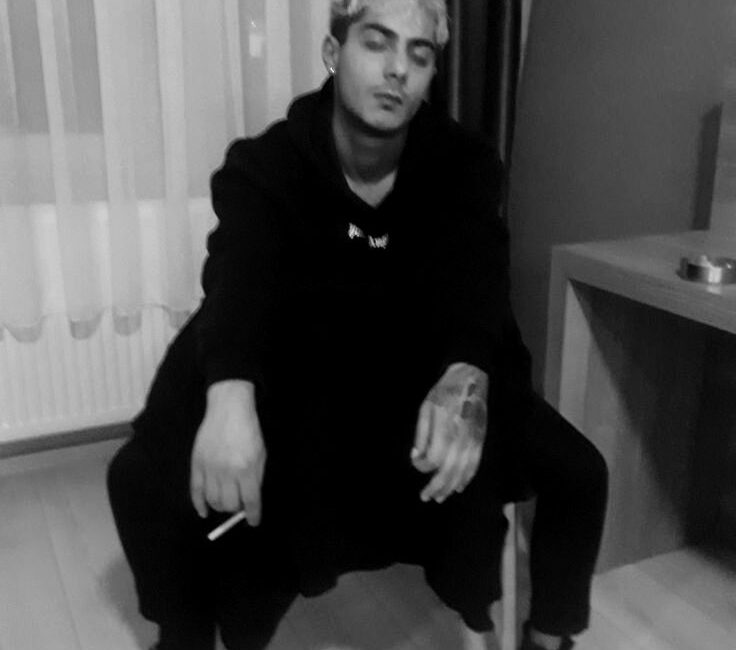 TEMO96 Öldü mü? Dövme Sanatçısı Timur Shamoev’in Gizemli Kayboluşu ve Aşiret İddiaları Dövme sanatçısı TEMO96’nın kayboluşu aşiret iddialarını güçlendirdi. Ölüm söylentileri sonrası