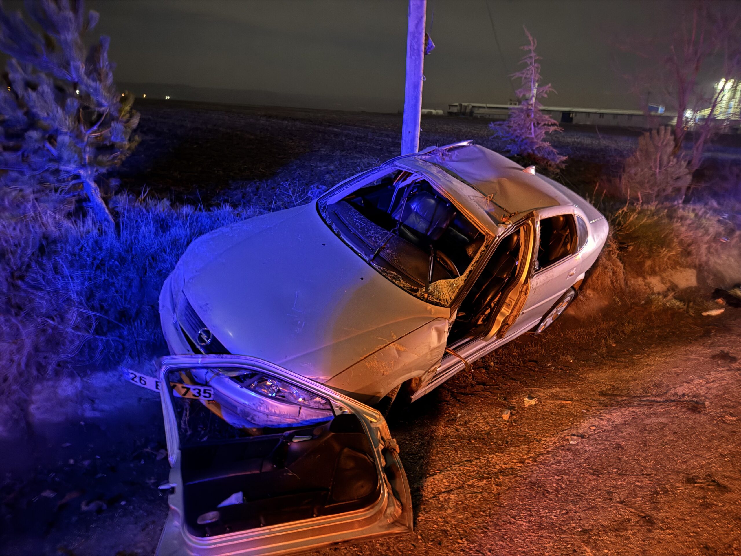 Eskişehir’de 26 BY 735 plakalı araç kaza yaptı, sürücü olay