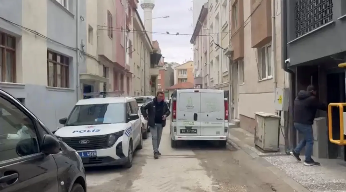 Eskişehir’in Mahmure Mahallesi Ertuğrul Sokak’ta 43 yaşındaki H.Ç. isimli kişi