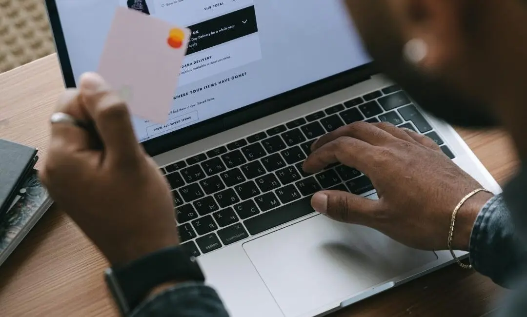 &nbsp; İnternetin sunduğu imkanlarla birlikte para kazanma yöntemleri, fiyat araştırmaları