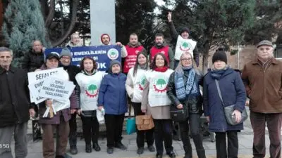 Bozüyük’te emekliler, Özgür Özel’in Meclis eylemine destek için her gün