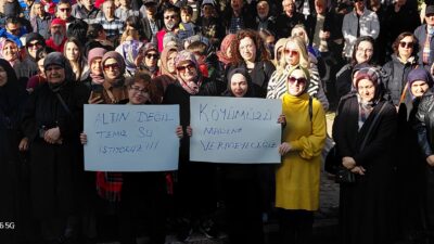 Bozcaarmutlu kadınlar, altın madeni projesine karşı dilekçelerini valilik ve İl