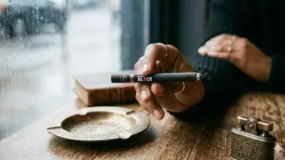 Djarum sigara tutkunlarının gözdesi olan Djarum black ve Djarum karanfil,