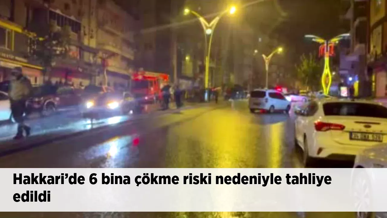 Olay yerinden aktarılan detaylara göre, Vatandaşlar güvenlik gerekçesiyle Öğretmenevi’ne yerleştirildi.