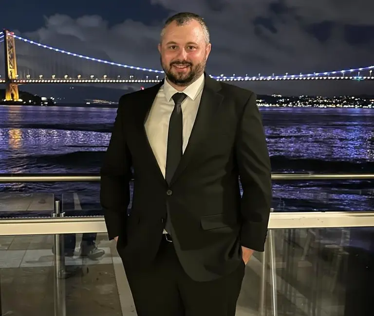 Tam adı Yiğit Aksüt Doğum 13 Ekim 1991 (34 yaşında)